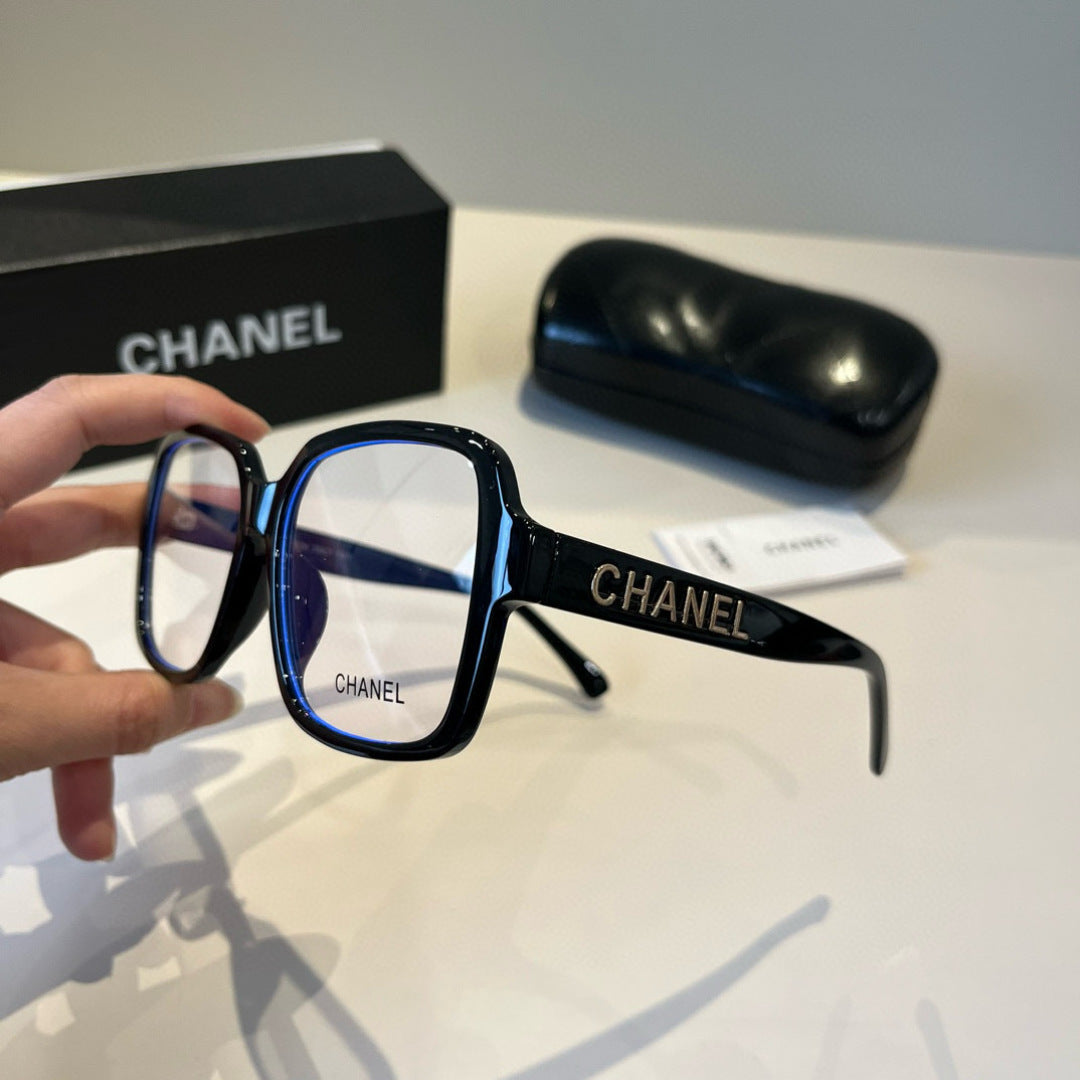 Chanel Oversized Black Lens Sunglasses for Men & Women - 486576 - detail image 4