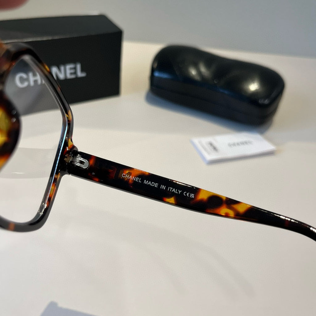 Chanel Oversized Silver Lens Sunglasses for Men & Women - 486577 - detail image 11