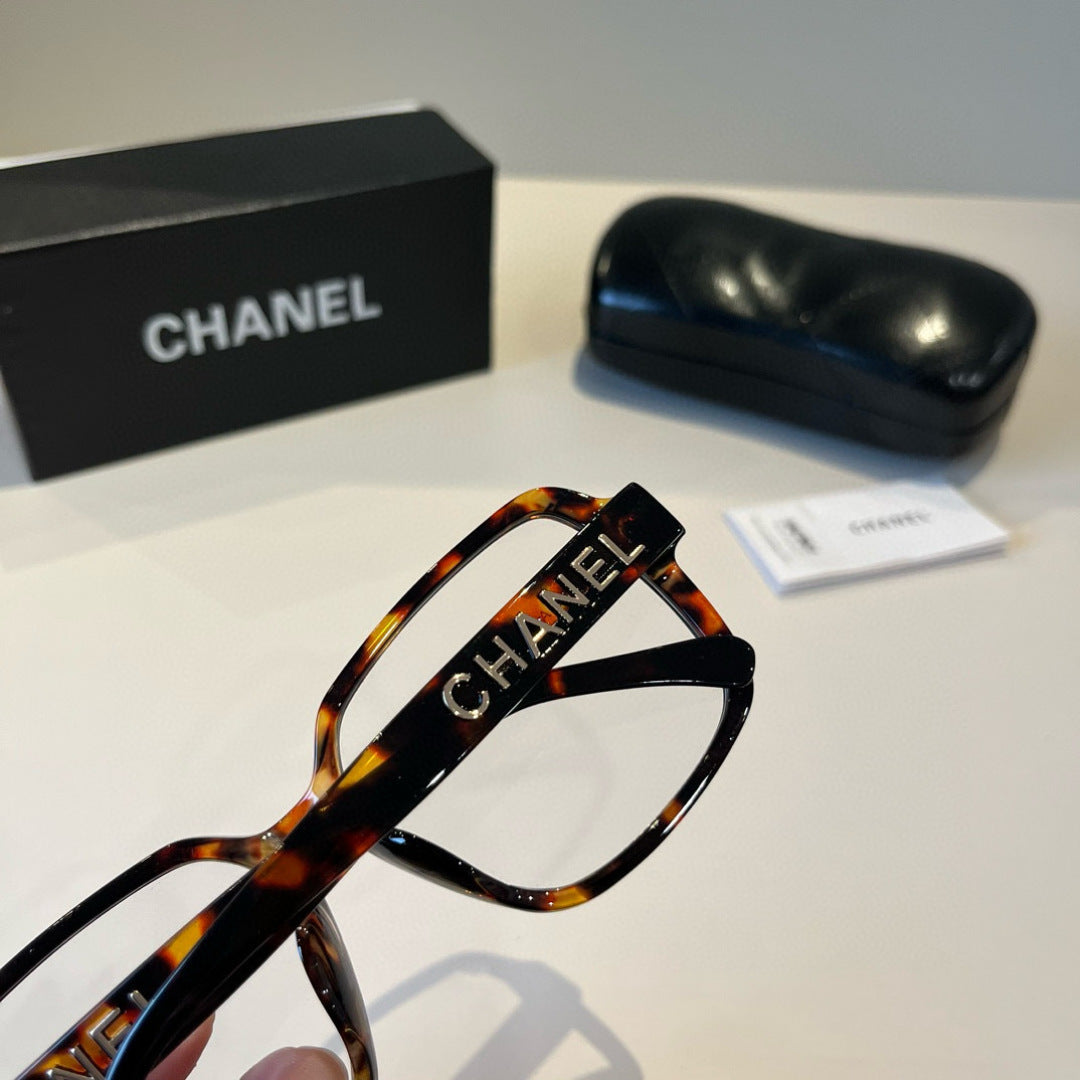 Chanel Oversized Silver Lens Sunglasses for Men & Women - 486577 - detail image 8