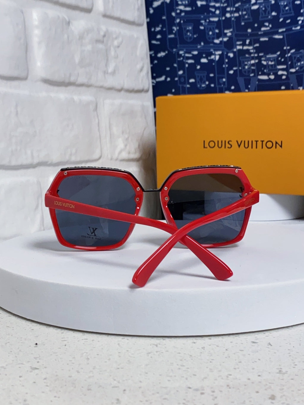 Louis Vuitton Polarized Square Blue Lens Sunglasses for Women - 431110 - detail image 3