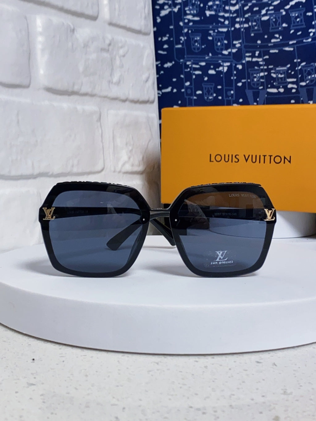 Louis Vuitton Polarized Square Blue Lens Sunglasses for Women - detail image 2