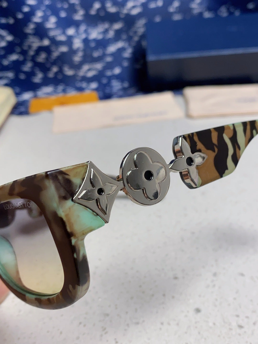 Louis Vuitton Square Silver Lens Sunglasses for Men & Women - 431112 - detail image 6