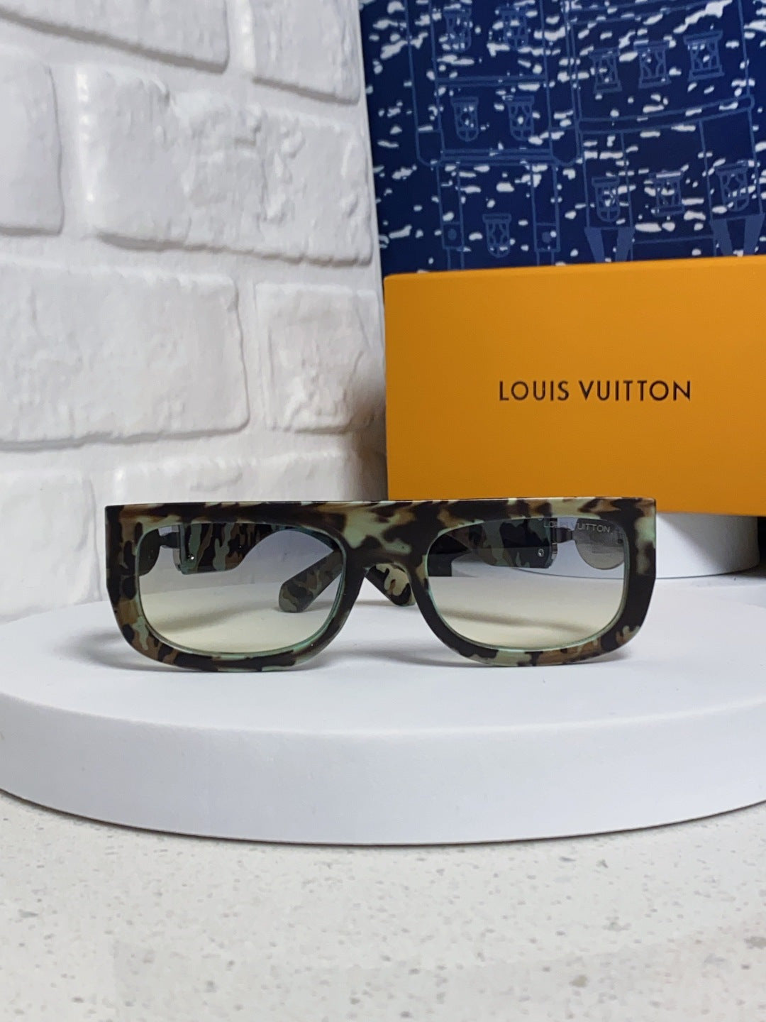 Louis Vuitton Square Silver Lens Sunglasses for Men & Women - 431112