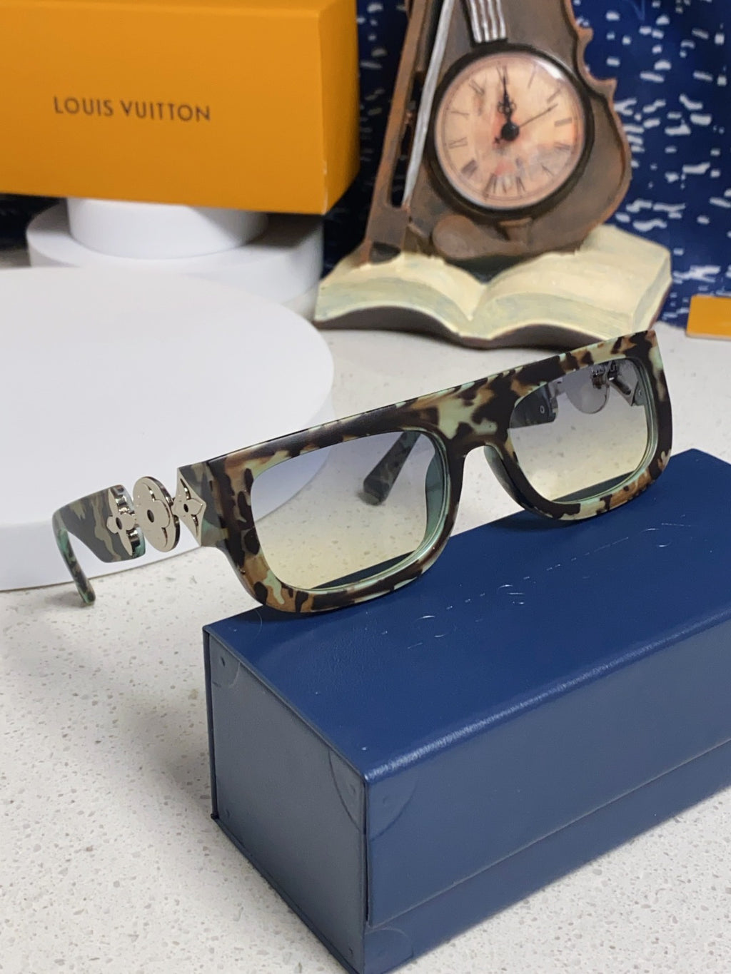 Louis Vuitton Square Silver Lens Sunglasses for Men & Women - 431112 - detail image 9