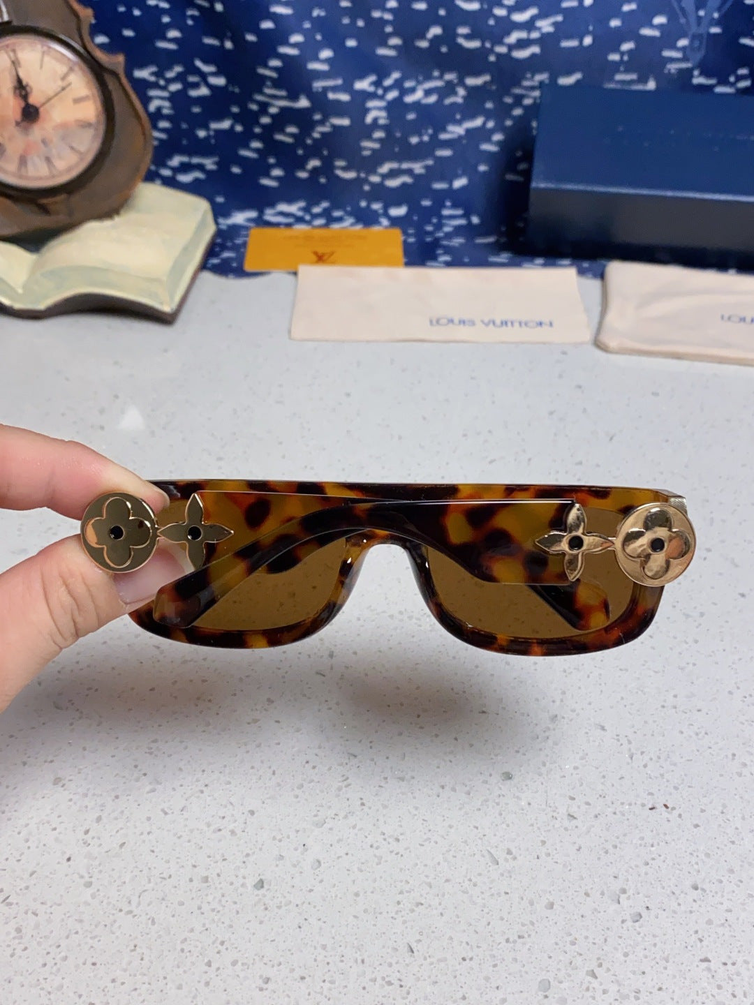 Louis Vuitton Square Brown Lens Sunglasses for Men & Women - 431115 - detail image 4
