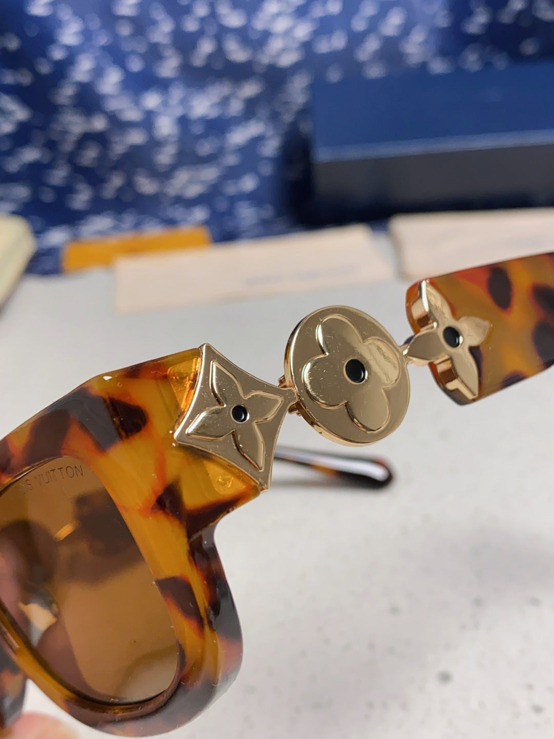 Louis Vuitton Square Brown Lens Sunglasses for Men & Women - 431115 - detail image 6