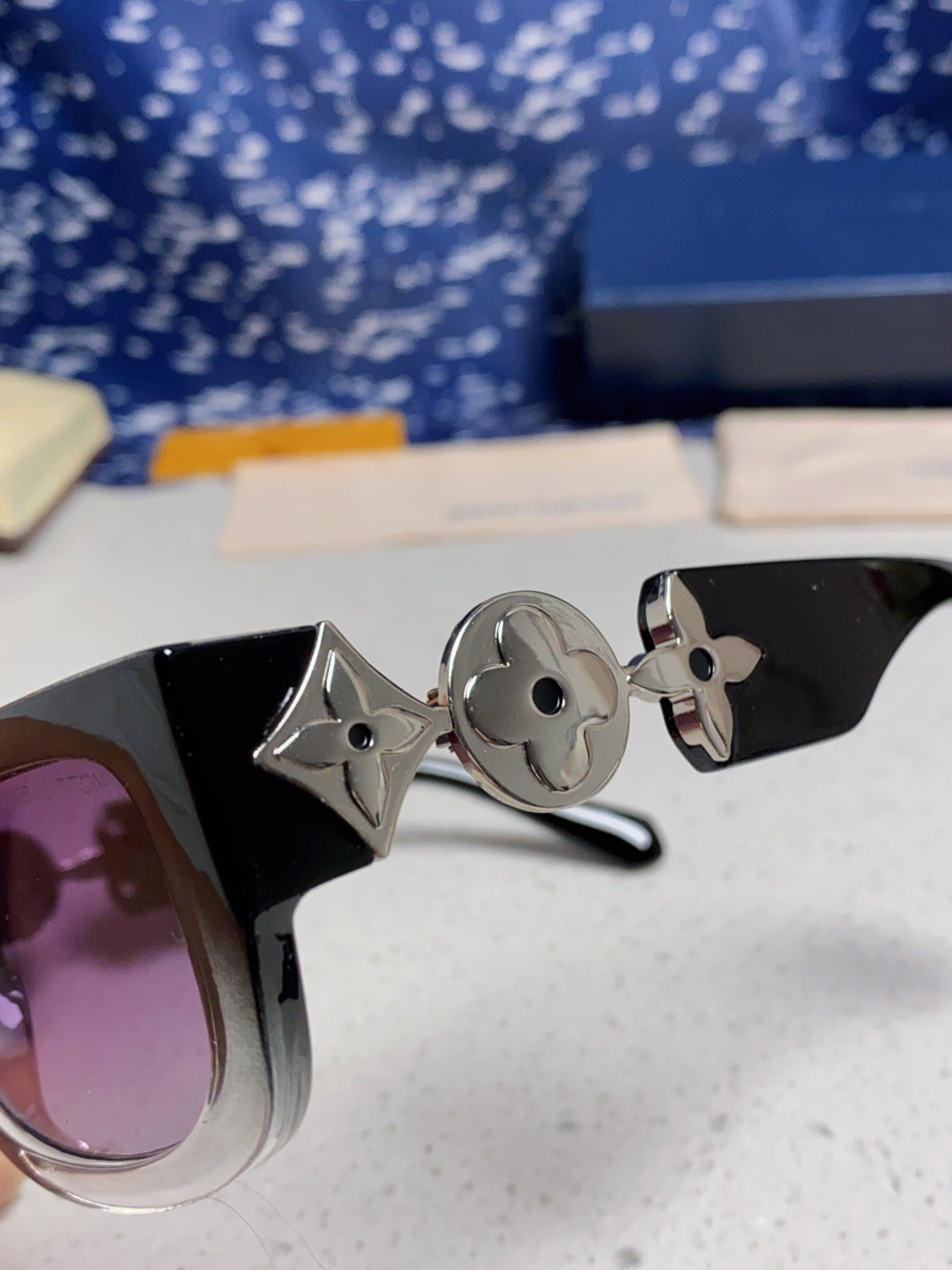 Louis Vuitton Square Brown Lens Sunglasses for Men & Women - 431116 - detail image 6
