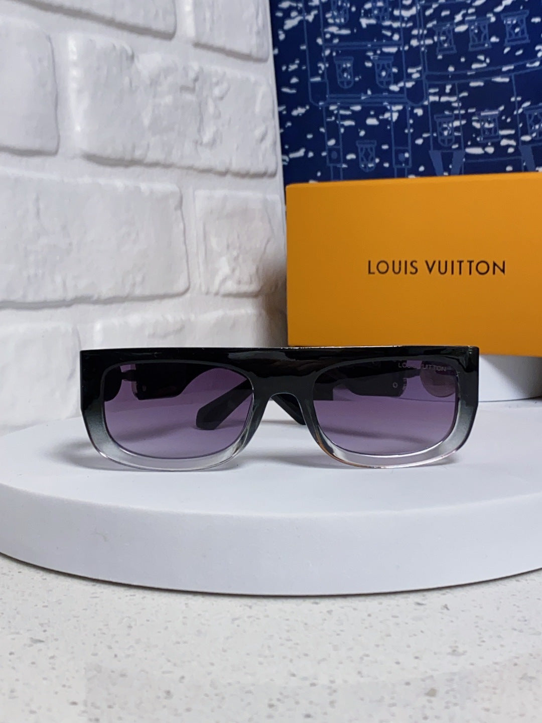 Louis Vuitton Square Brown Lens Sunglasses for Men & Women - 431116