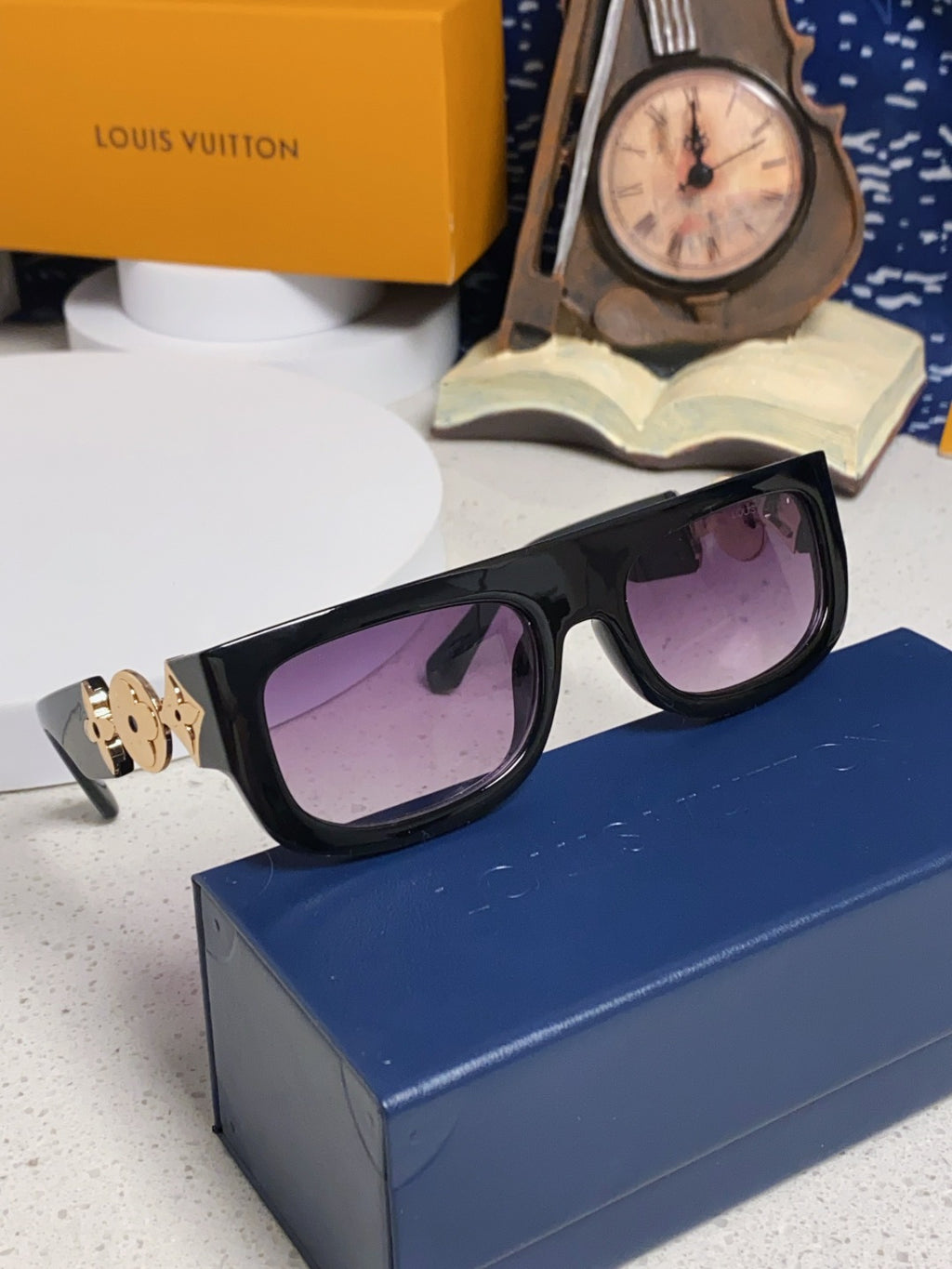 Louis Vuitton Square Brown Lens Sunglasses for Men & Women - 431117 - detail image 10