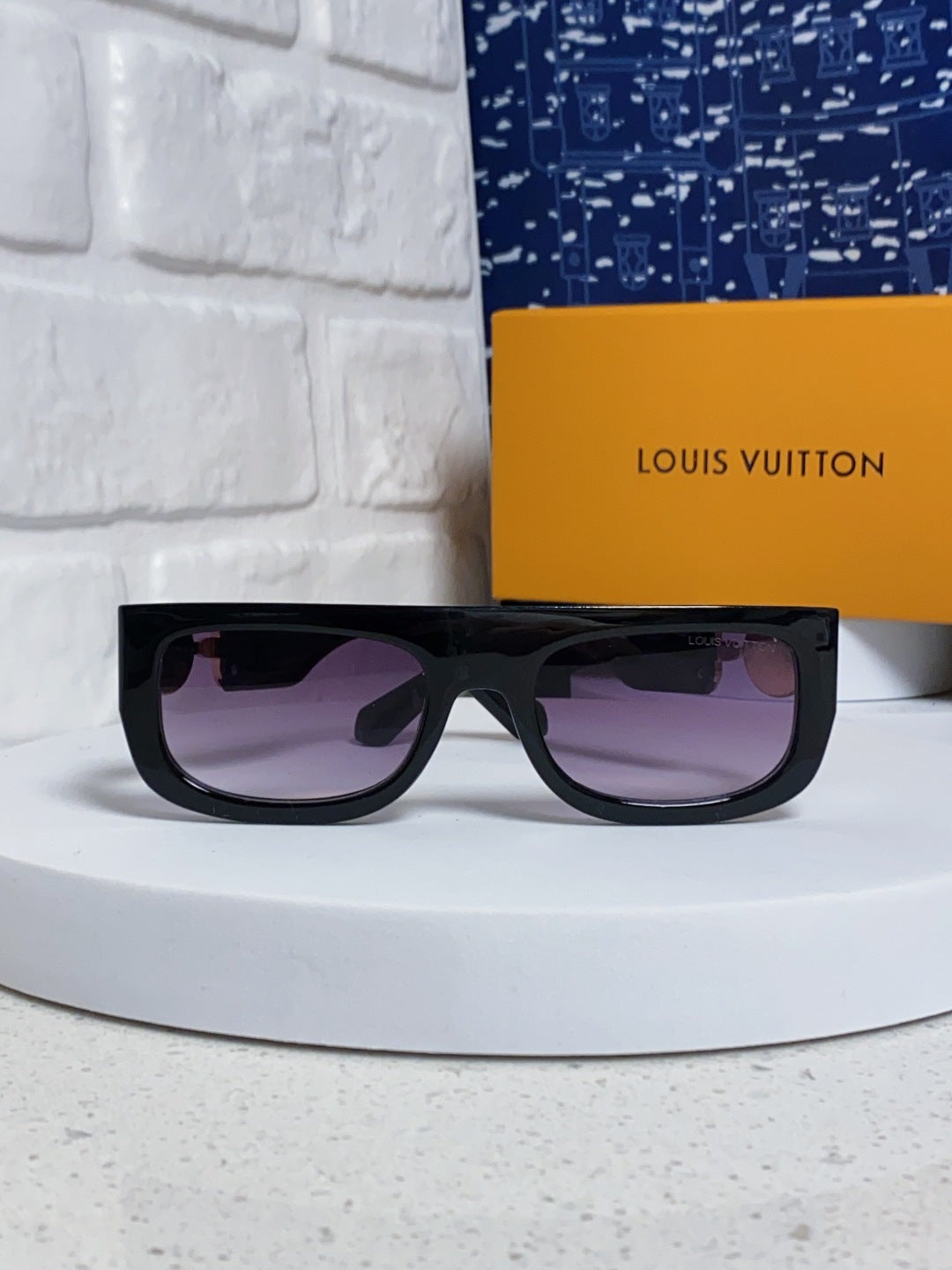 Louis Vuitton Square Brown Lens Sunglasses for Men & Women - 431117 - detail image 2