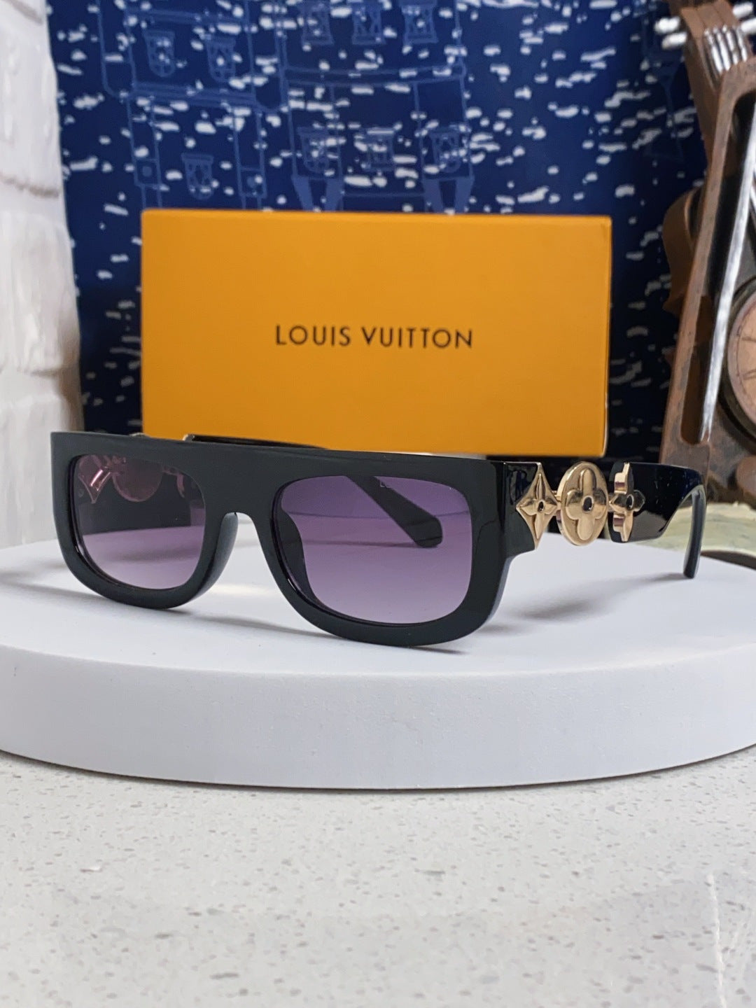 Louis Vuitton Square Brown Lens Sunglasses for Men & Women - 431117