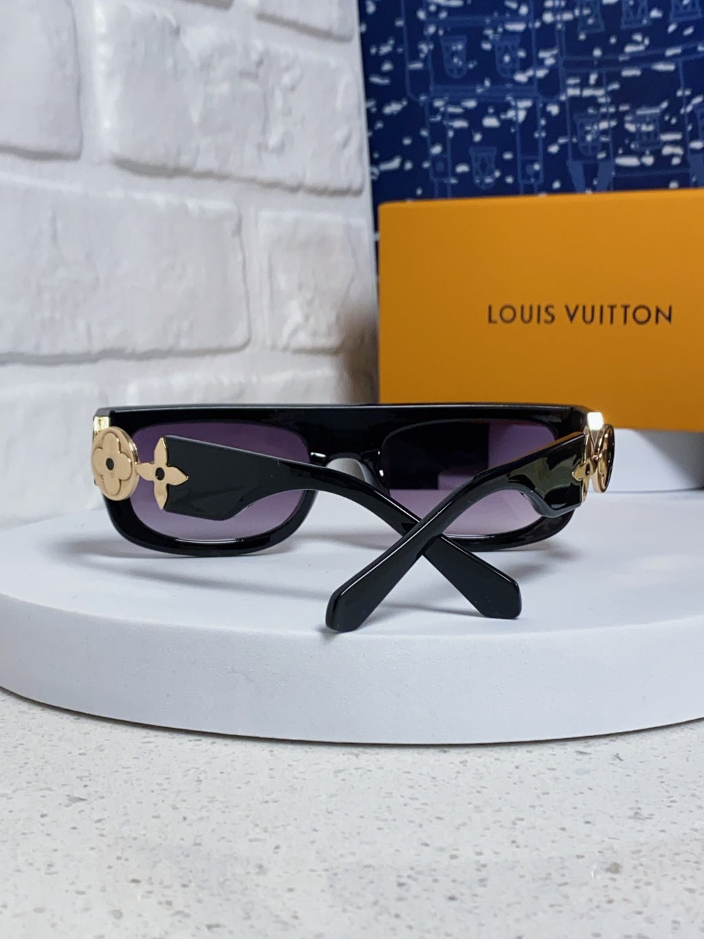 Louis Vuitton Square Brown Lens Sunglasses for Men & Women - 431117 - detail image 3