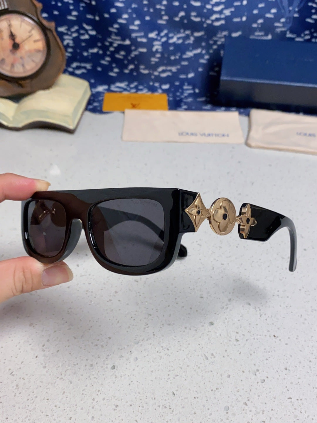 Louis Vuitton Square Black Lens Sunglasses for Men & Women - 431118 - detail image 7