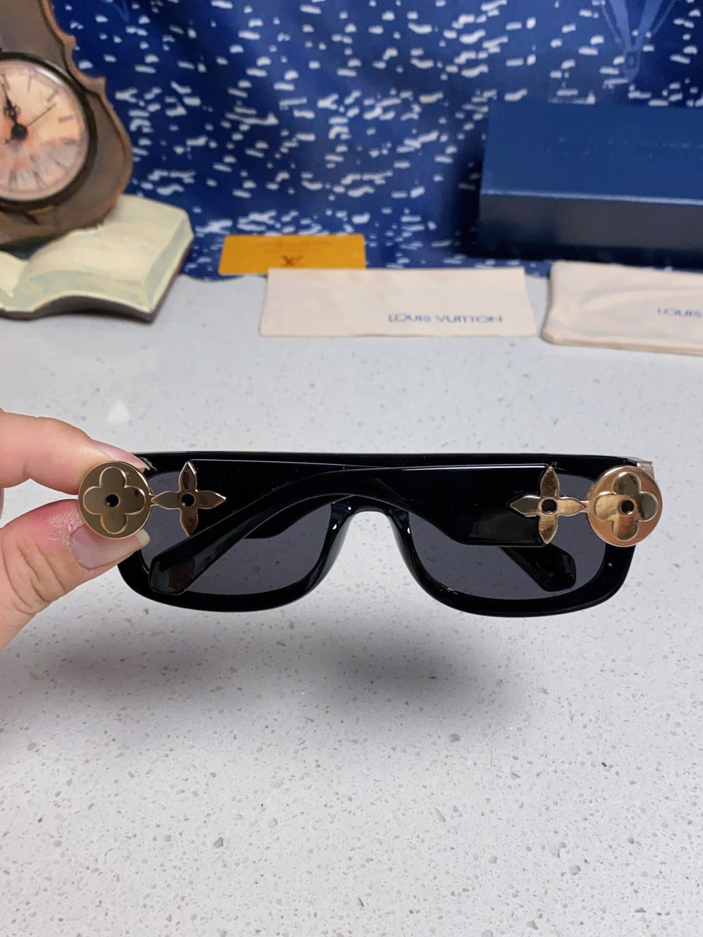 Louis Vuitton Square Black Lens Sunglasses for Men & Women - 431118 - detail image 6