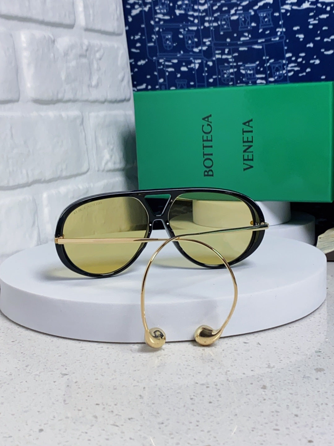 Bottega Veneta BV1273 Aviator Gold Lens Sunglasses for Men & Women - detail image 4