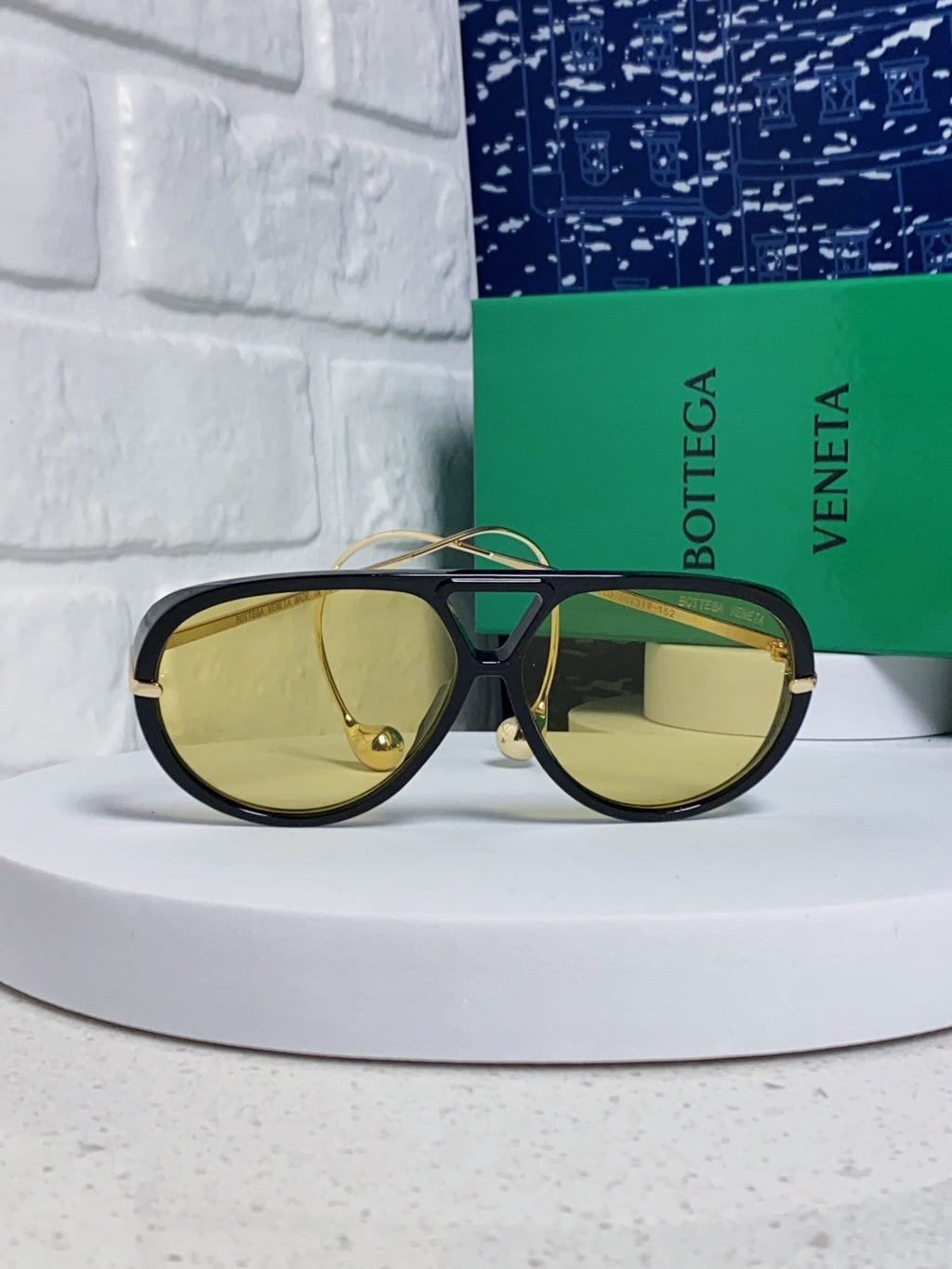 Bottega Veneta BV1273 Aviator Gold Lens Sunglasses for Men & Women - detail image 3
