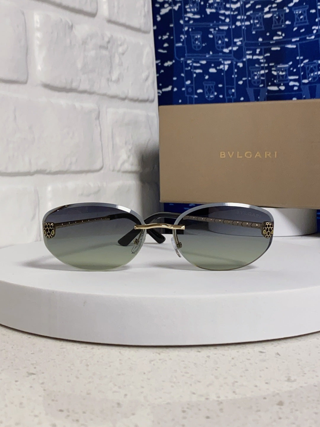 Bottega Veneta Lightweight Metal Rimless Silver Lens Sunglasses - 466348 - detail image 2