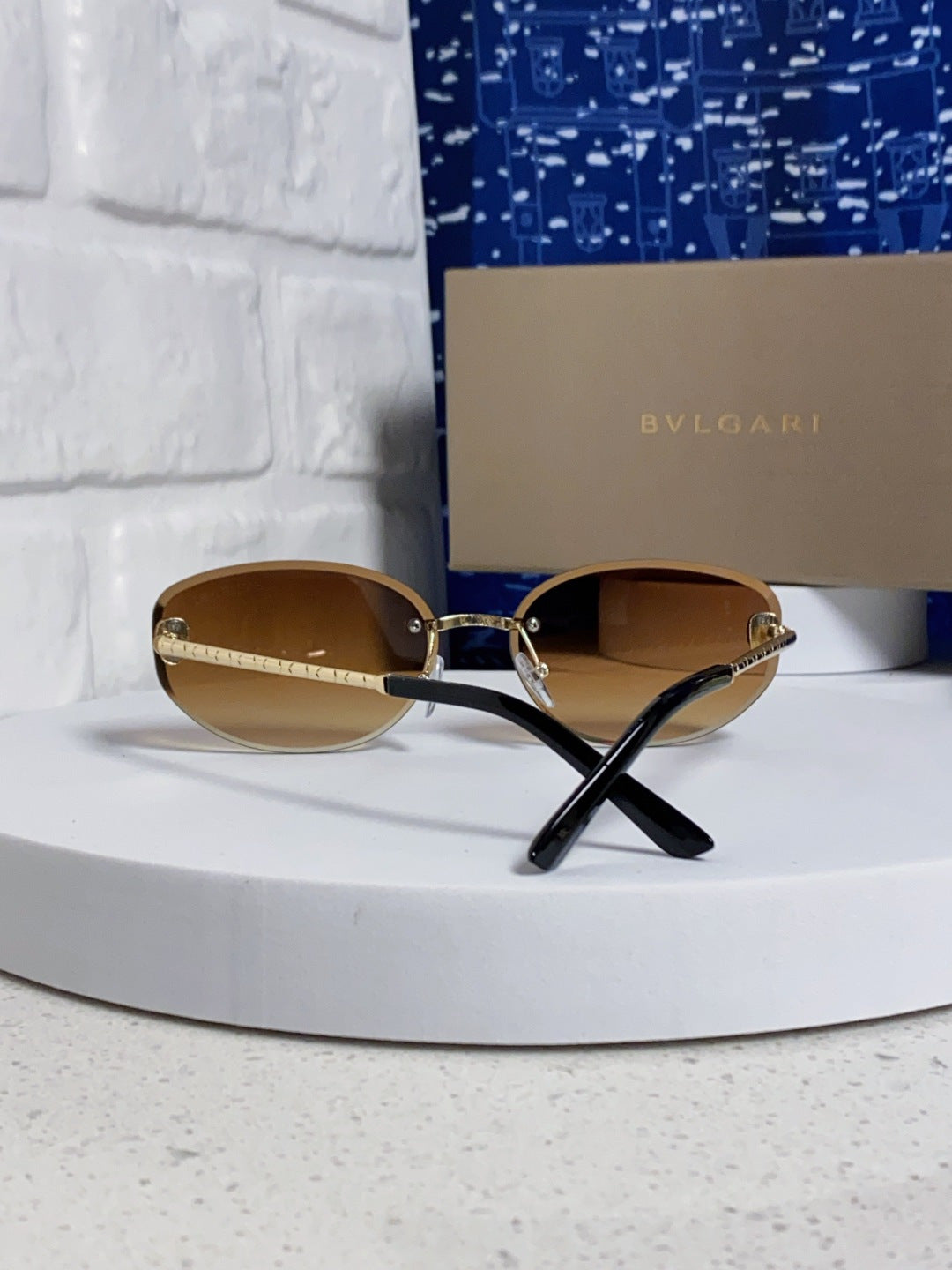 Bottega Veneta Lightweight Metal Rimless Brown Lens Sunglasses for Men & Women - detail image 3