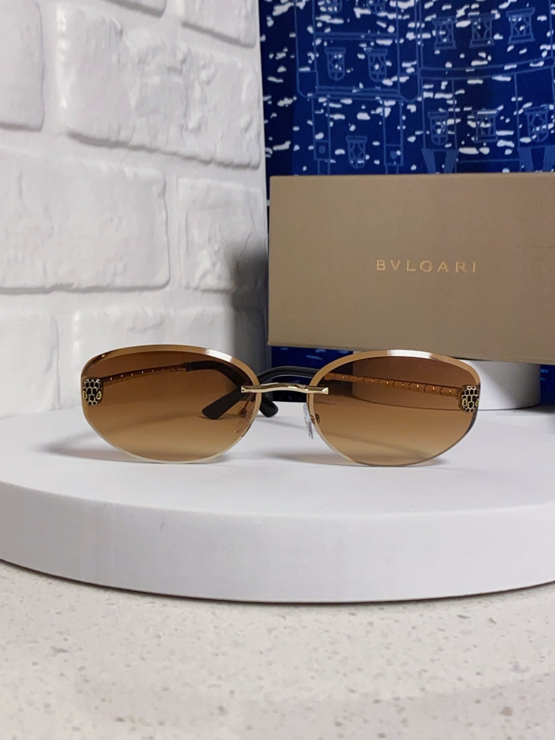 Bottega Veneta Lightweight Metal Rimless Brown Lens Sunglasses for Men & Women - detail image 2
