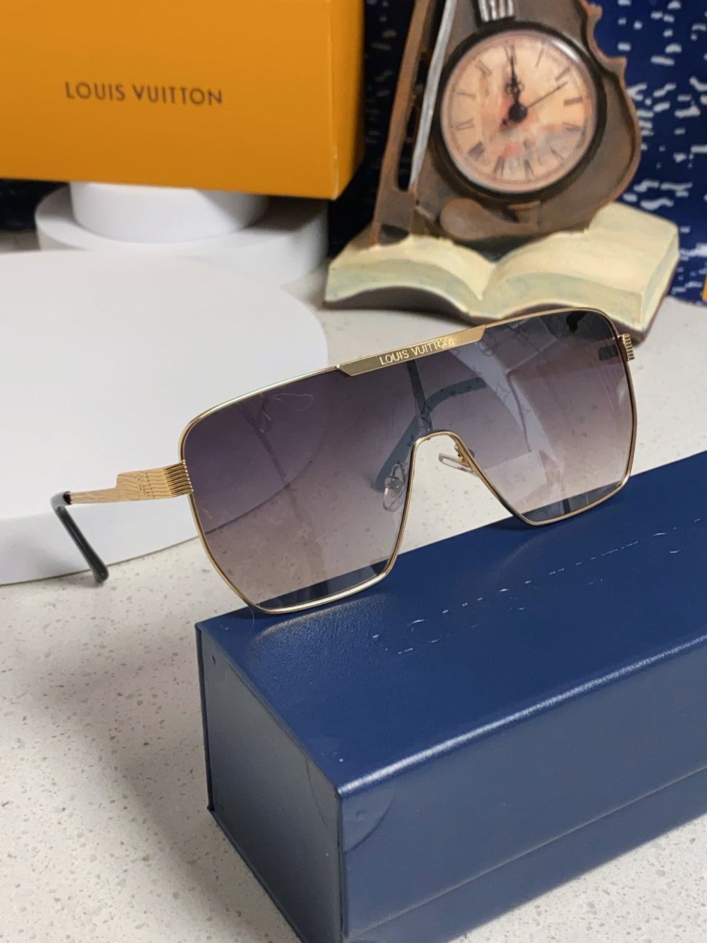 Louis Vuitton Square Gray Lens Sunglasses for Men & Women - detail image 10