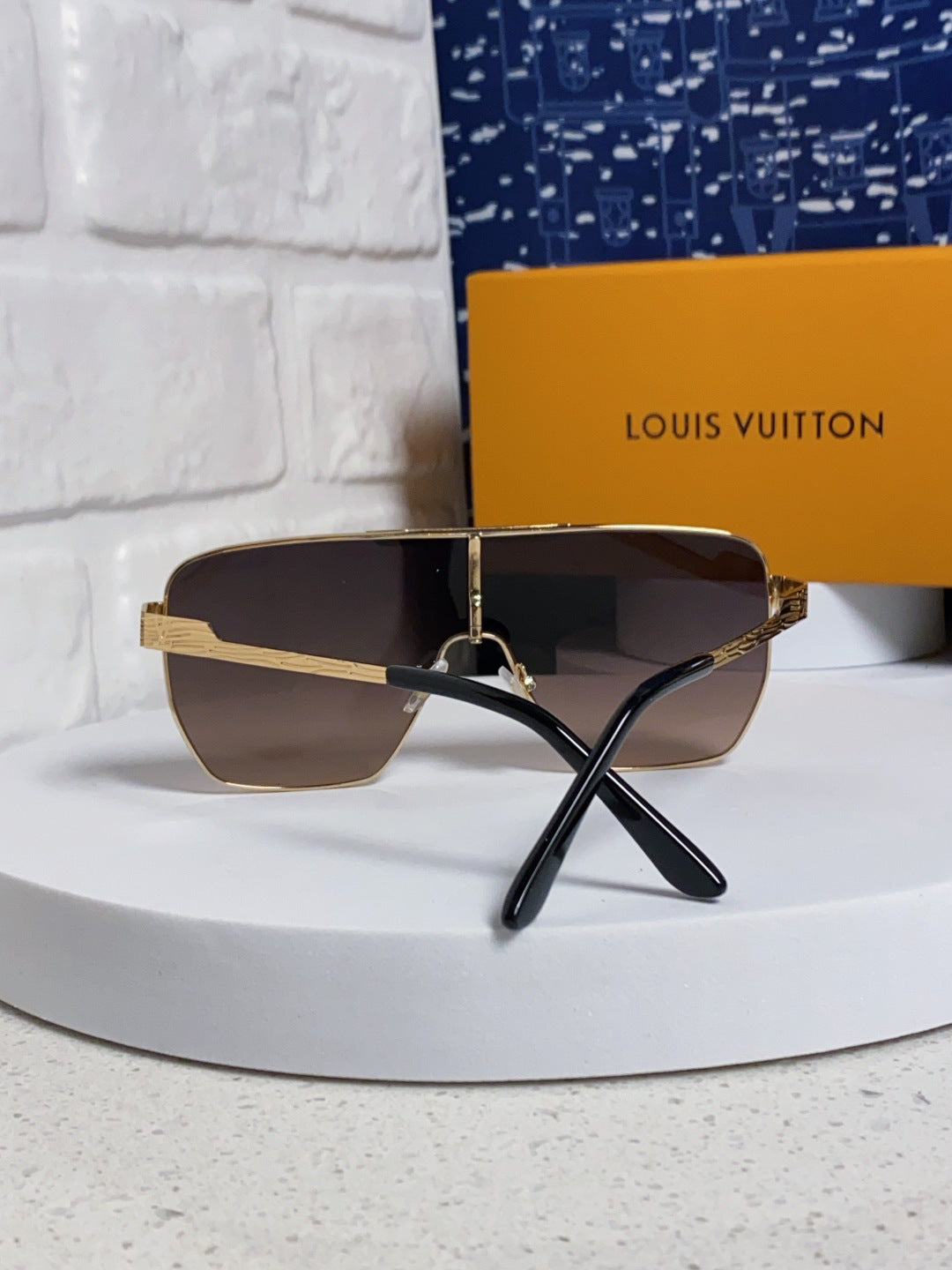 Louis Vuitton Square Silver Lens Sunglasses for Men & Women - detail image 2