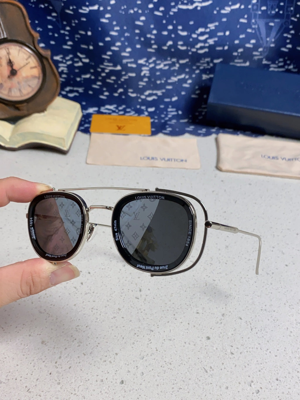 Louis Vuitton Round Gray Lens Sunglasses for Men & Women - detail image 6