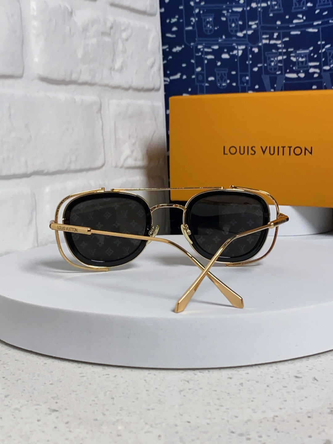 Louis Vuitton Round Silver Lens Sunglasses for Men & Women - detail image 3