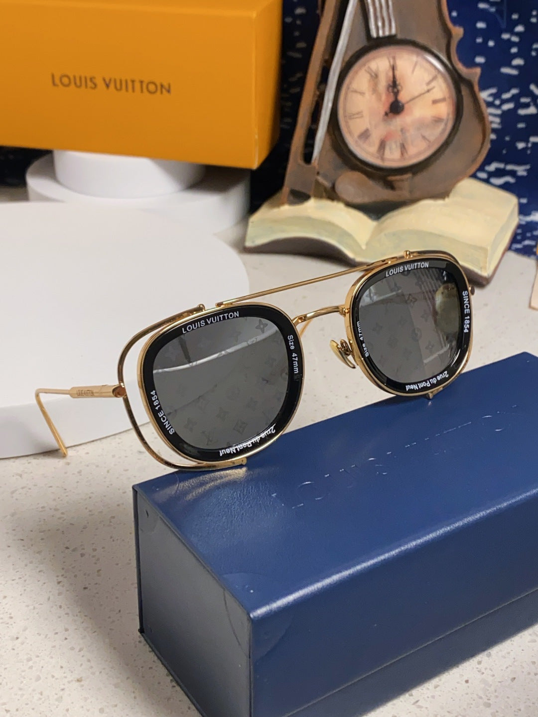 Louis Vuitton Round Silver Lens Sunglasses for Men & Women - detail image 10
