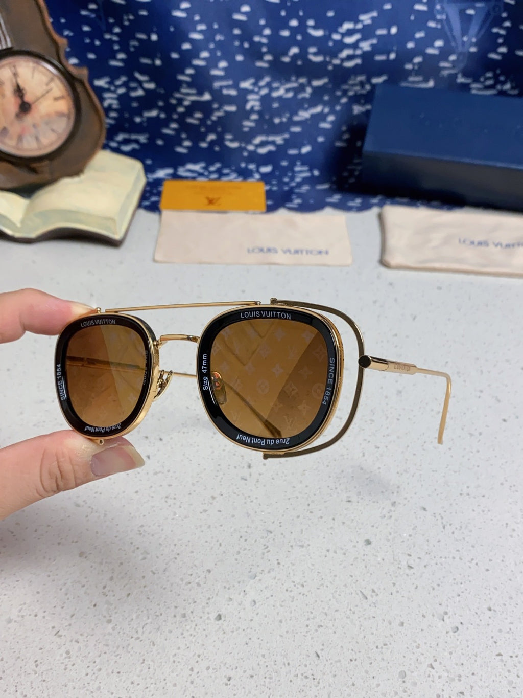 Louis Vuitton Round Brown Lens Sunglasses for Men & Women - 493158 - detail image 6