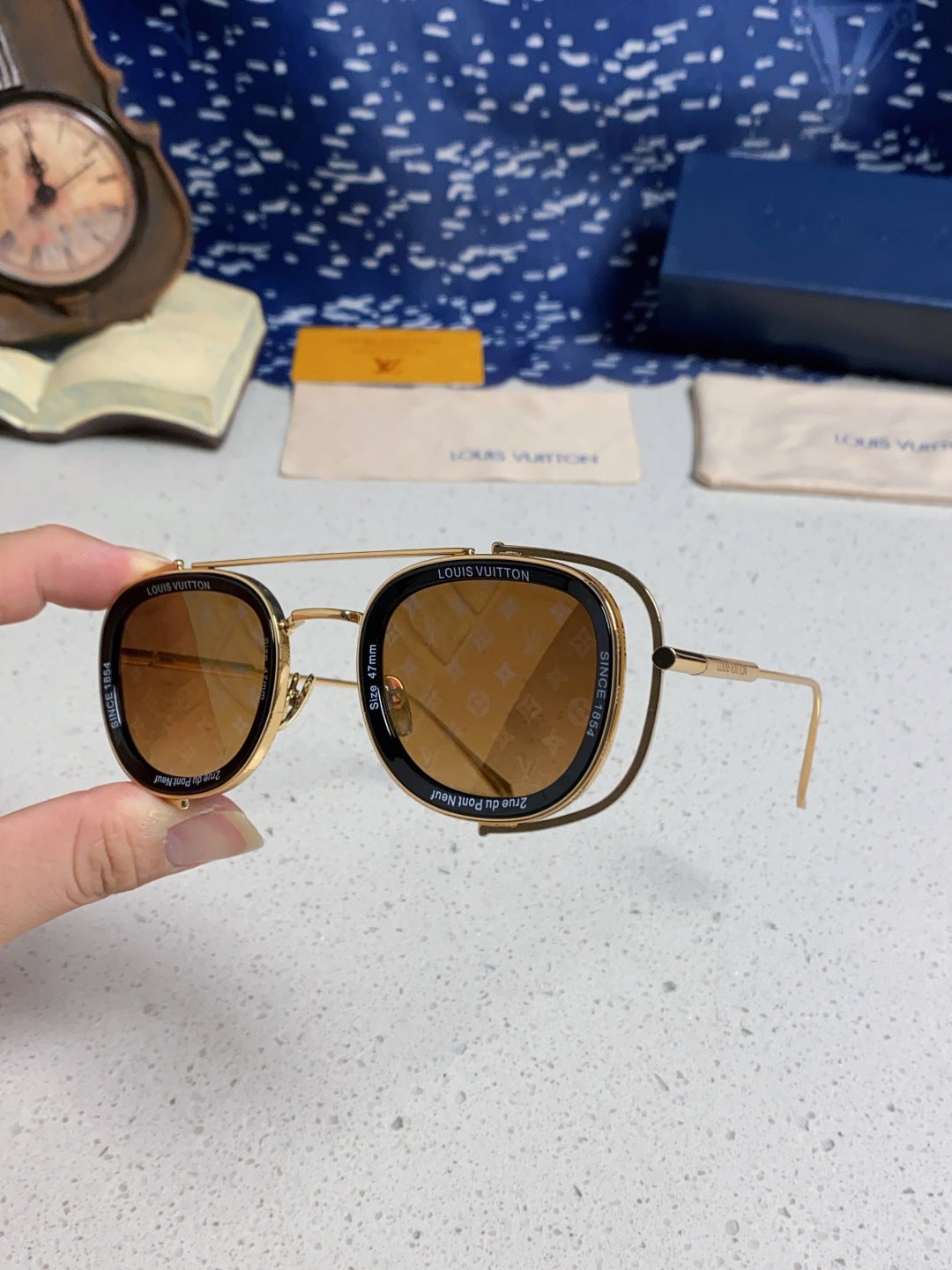 Louis Vuitton Round Brown Lens Sunglasses for Men & Women - 493158 - detail image 6