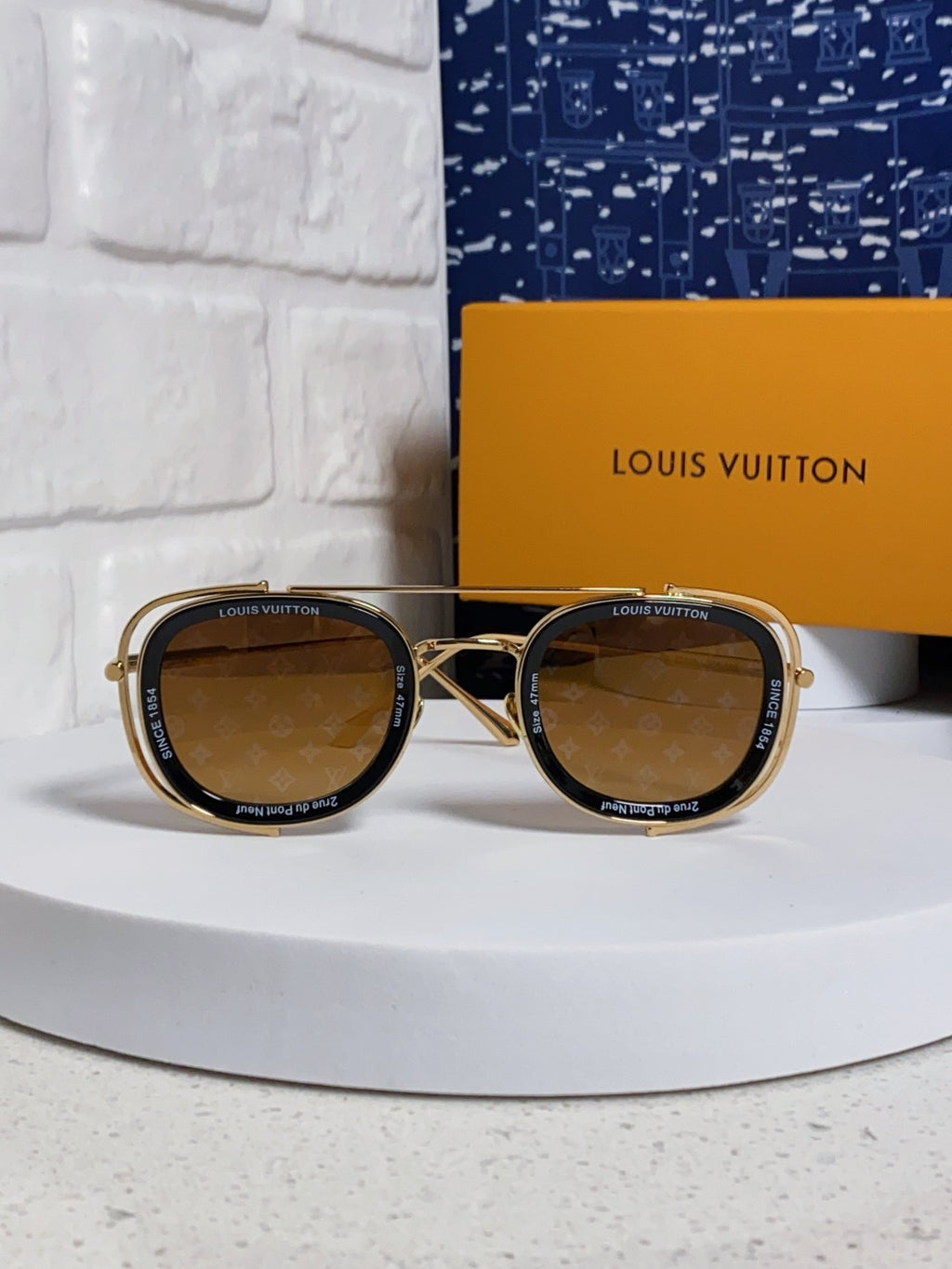 Louis Vuitton Round Brown Lens Sunglasses for Men & Women - 493158 - detail image 2