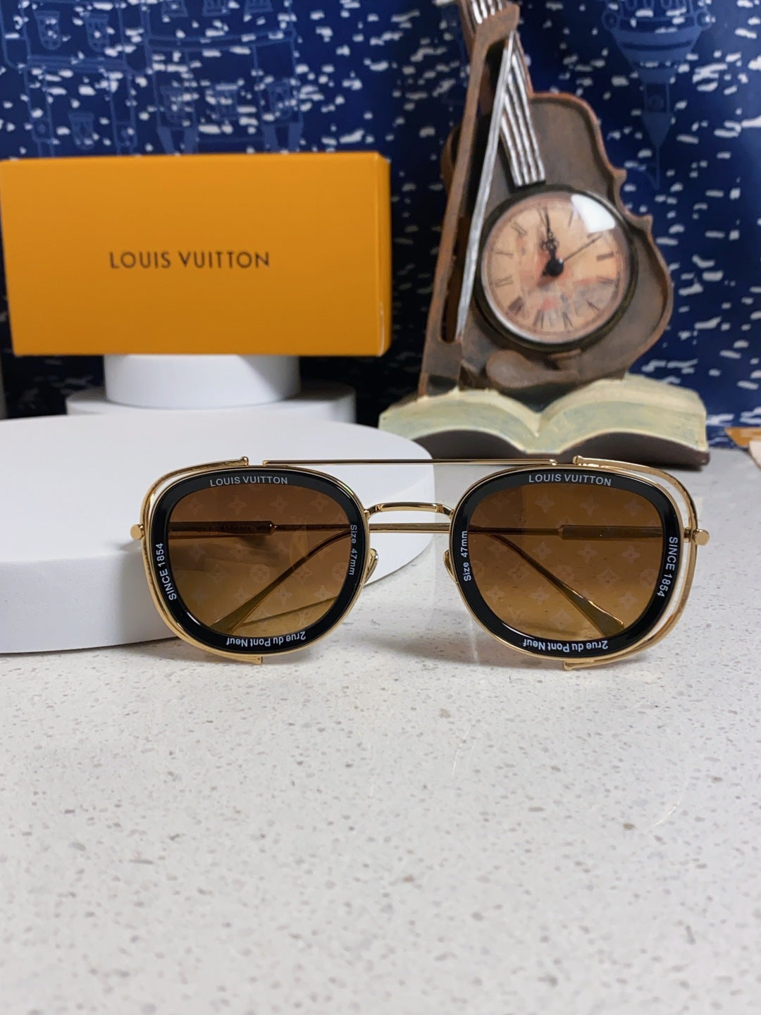 Louis Vuitton Round Brown Lens Sunglasses for Men & Women - 493158 - detail image 9