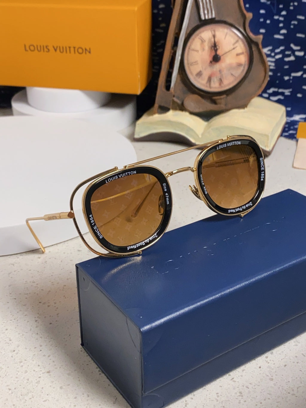 Louis Vuitton Round Brown Lens Sunglasses for Men & Women - 493158 - detail image 10