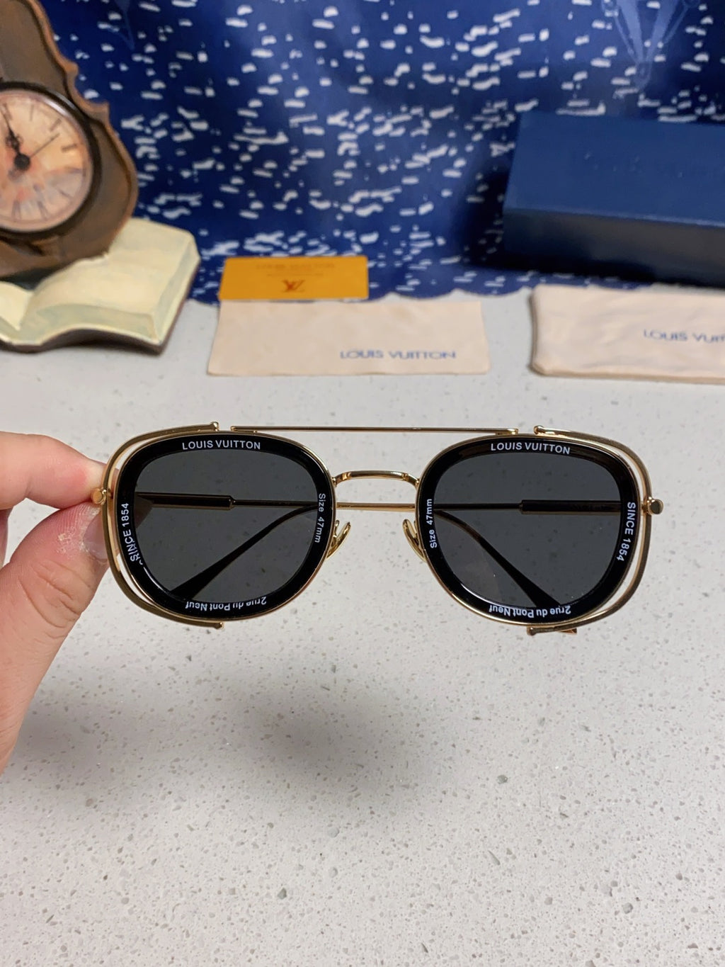 Louis Vuitton Round Black Lens Sunglasses for Men & Women - 493160 - detail image 4