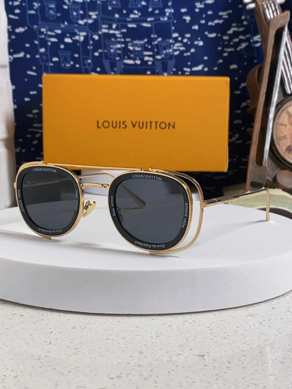 Louis Vuitton Round Black Lens Sunglasses for Men & Women - 493160