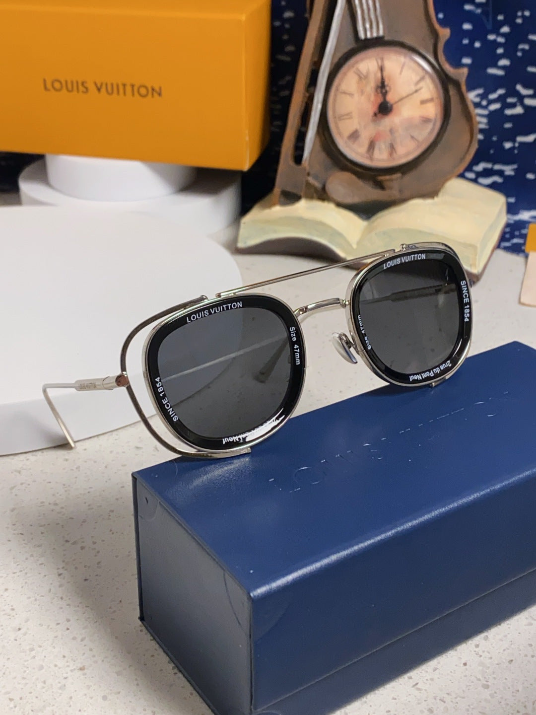Louis Vuitton Round Black Lens Sunglasses for Men & Women - detail image 10