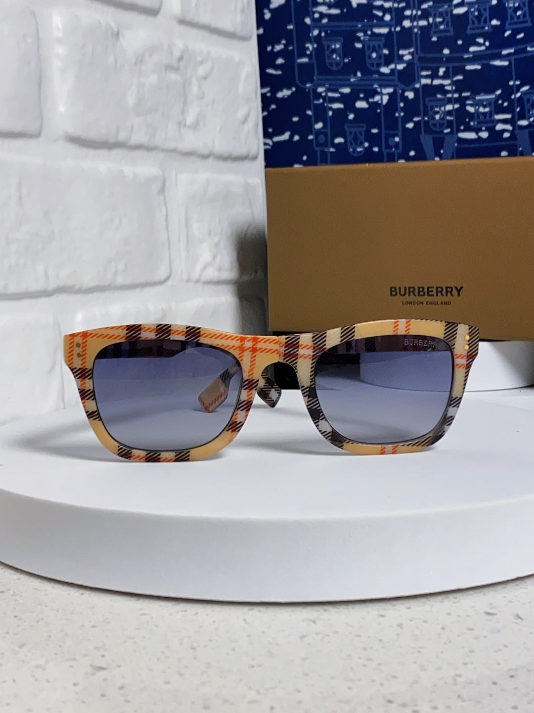Burberry Folding Fashion Brown Lens Sunglasses for Men & Women - 998318 - detail image 2