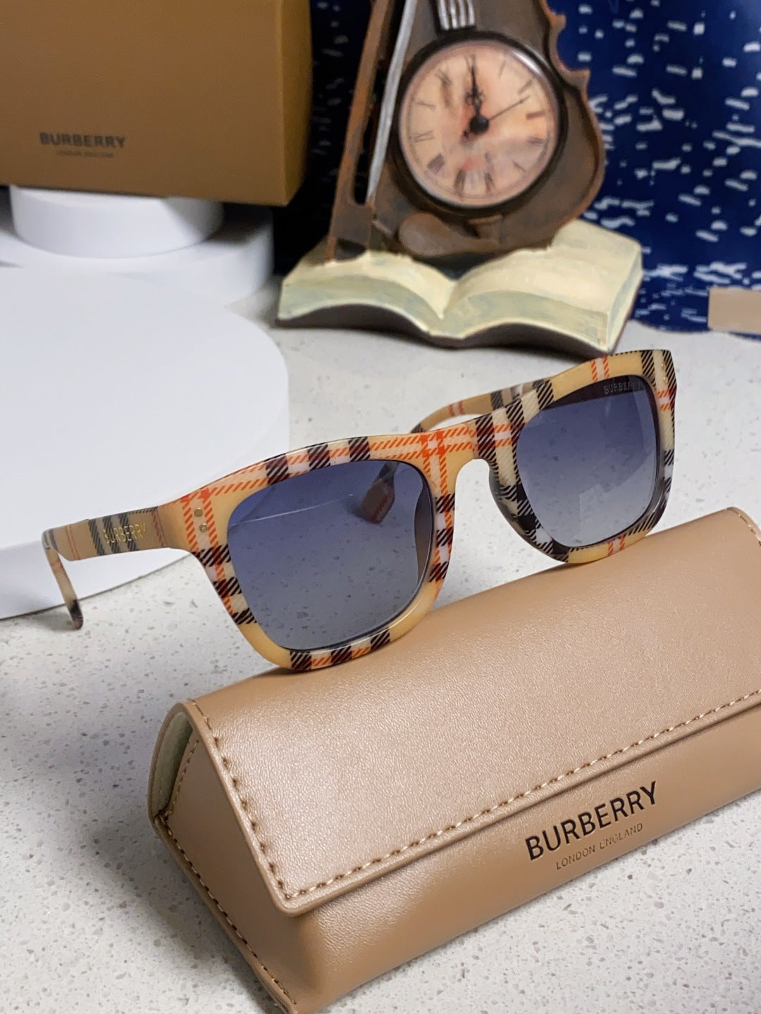 Burberry Folding Fashion Brown Lens Sunglasses for Men & Women - 487444 - detail image 10