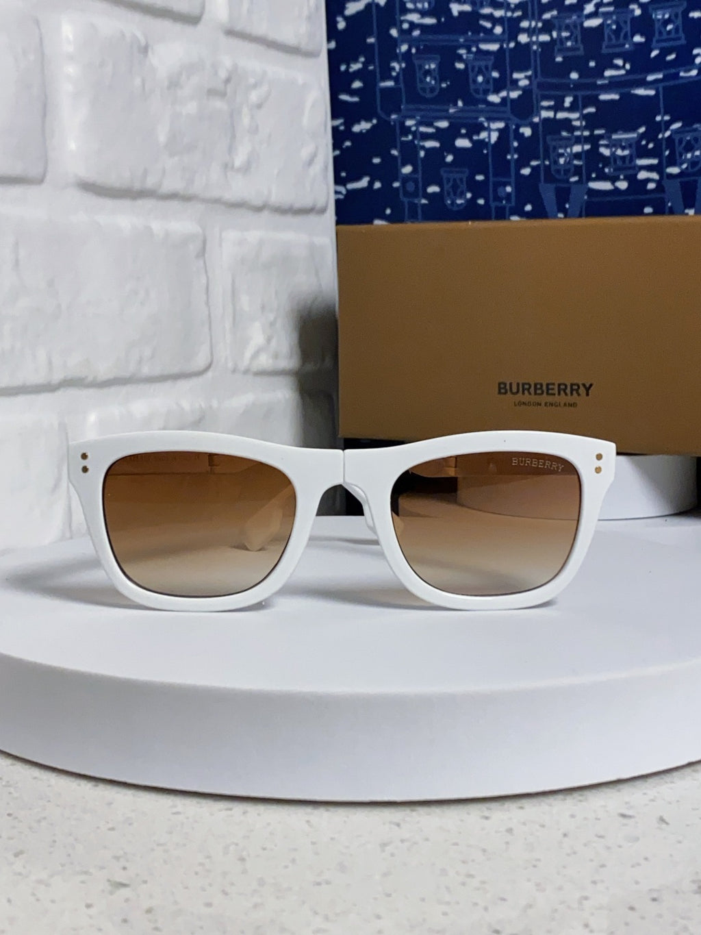 Burberry Folding Fashion Brown Lens Sunglasses for Men & Women - 998320 - detail image 2