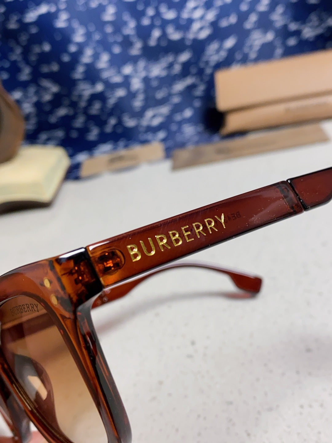 Burberry Folding Fashion Red Lens Sunglasses for Men & Women - detail image 7