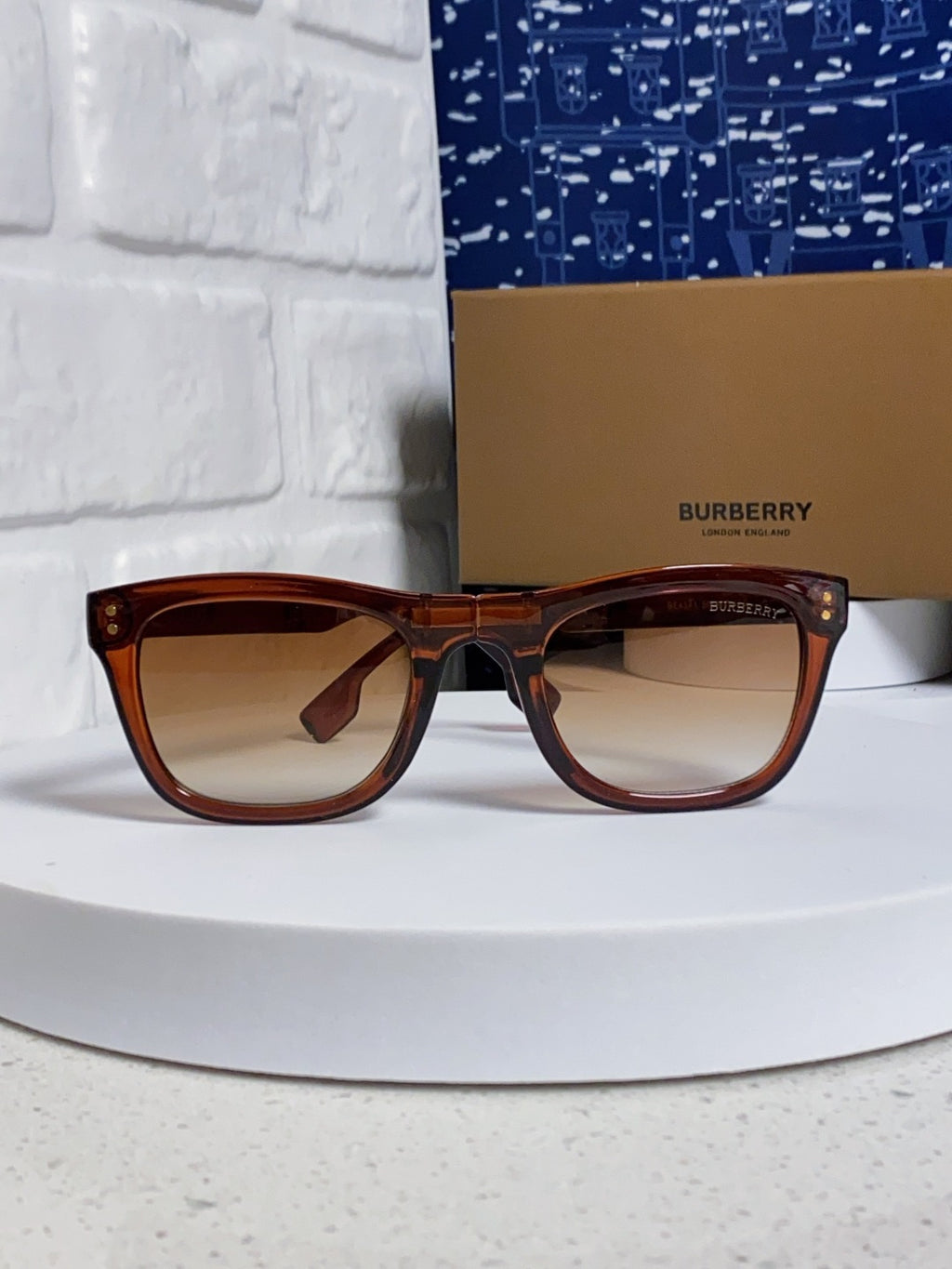 Burberry Folding Fashion Red Lens Sunglasses for Men & Women - detail image 2