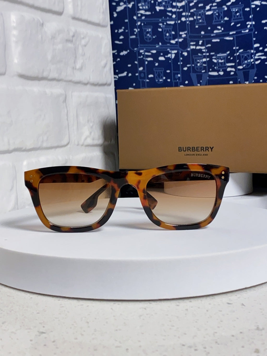 Burberry Folding Fashion Brown Lens Sunglasses for Men & Women - 998322 - detail image 2