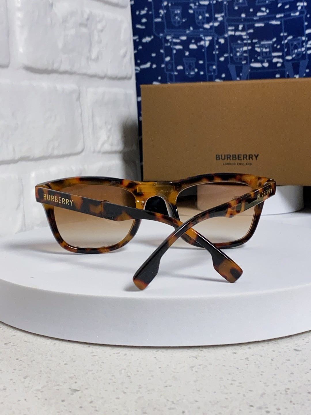 Burberry Folding Fashion Brown Lens Sunglasses for Men & Women - 998322 - detail image 3
