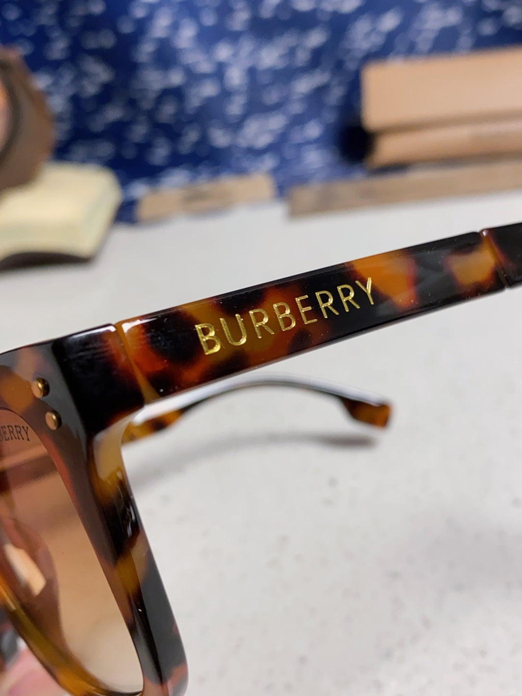 Burberry Folding Fashion Brown Lens Sunglasses for Men & Women - detail image 7