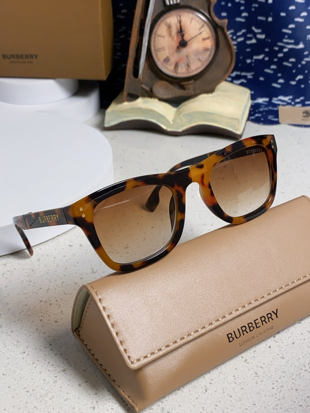 Burberry Folding Fashion Brown Lens Sunglasses for Men & Women - detail image 10