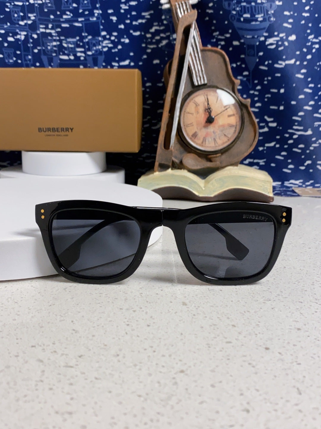 Burberry Folding Fashion Gray Lens Sunglasses for Men & Women - detail image 9