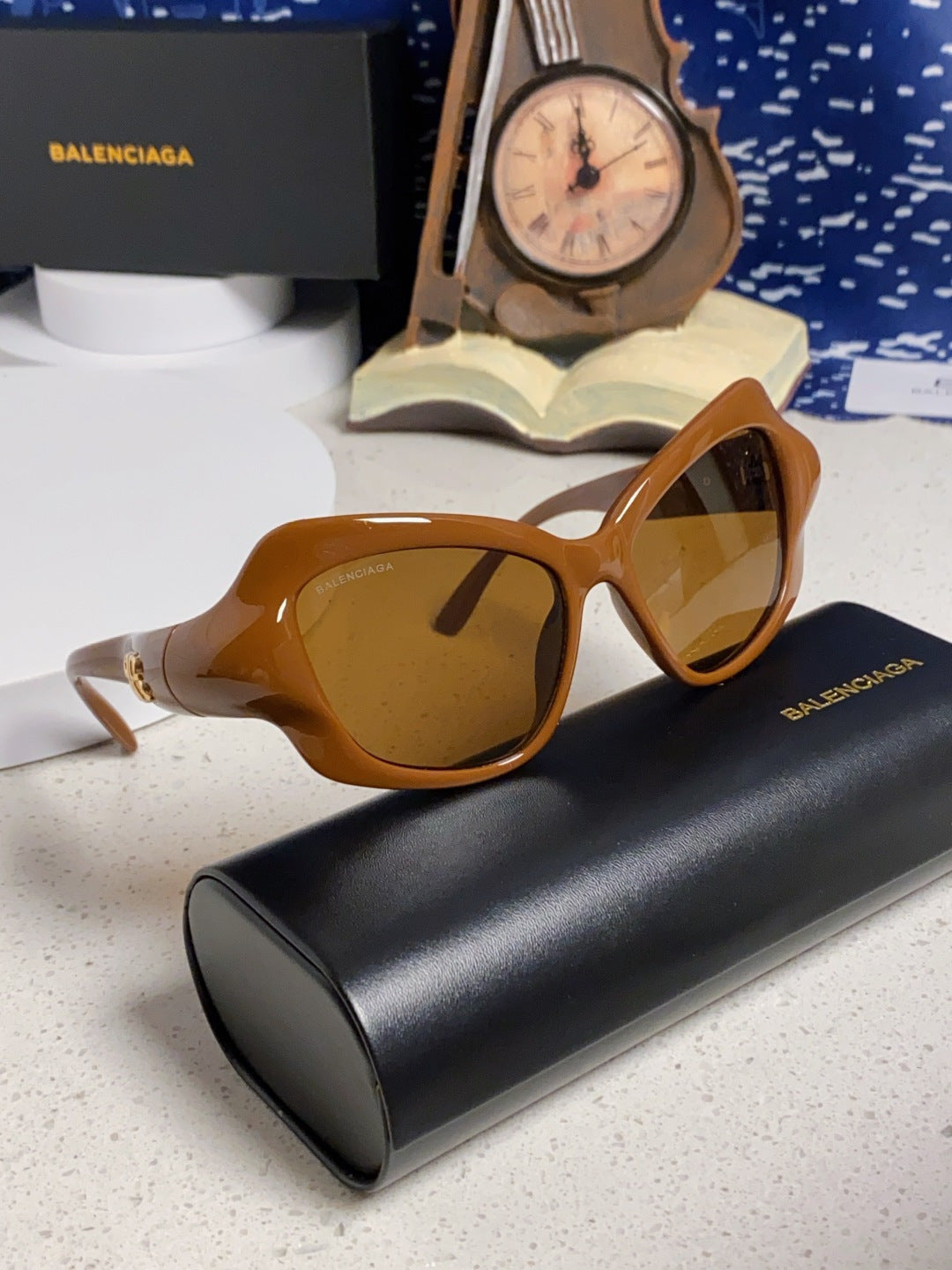 Balenciaga Oversized Brown Lens Sunglasses for Women - 487516 - detail image 10