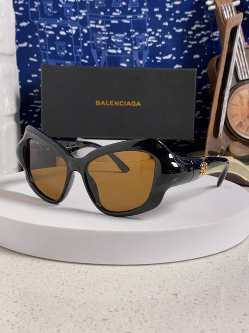 Balenciaga Oversized Brown Lens Sunglasses for Women - 432532