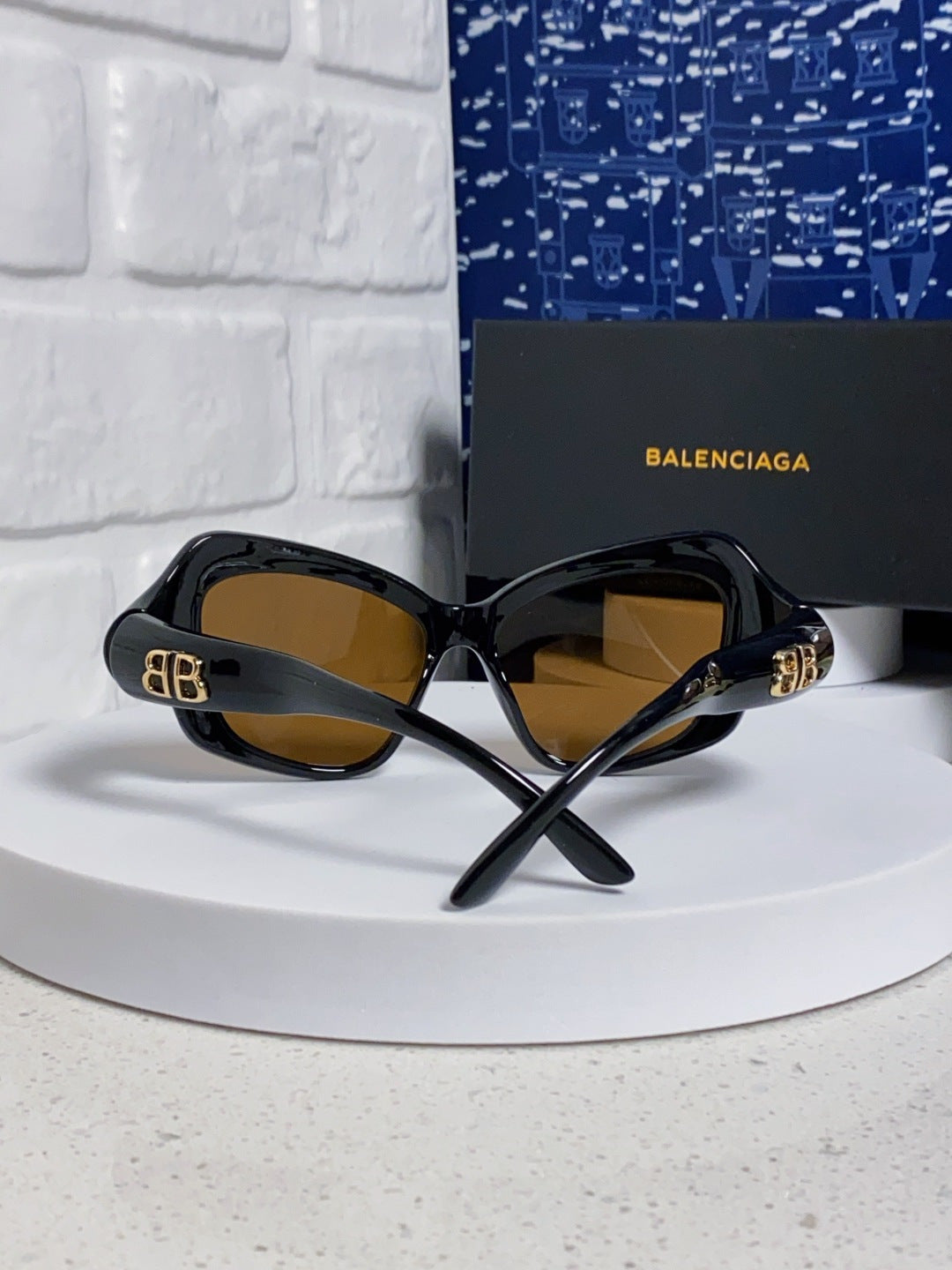 Balenciaga Oversized Brown Lens Sunglasses for Women - 358632 - detail image 3