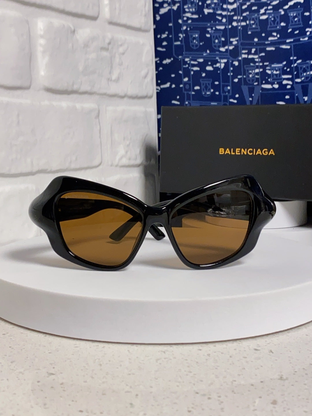 Balenciaga Oversized Brown Lens Sunglasses for Women - 358632 - detail image 2